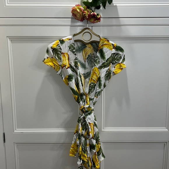 Forever 21 Dress 🍌 🏝️ 🍒 - Picture 3 of 7